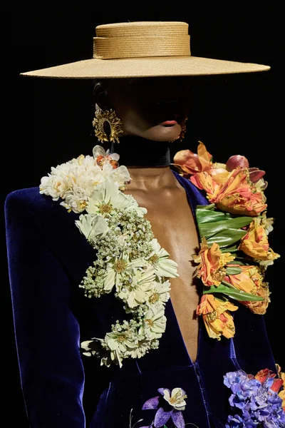 Look 64